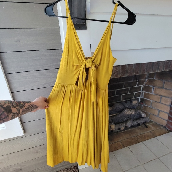 Leith Mustard Yellow Keyhole Tie front Dress Small - Picture 3 of 12